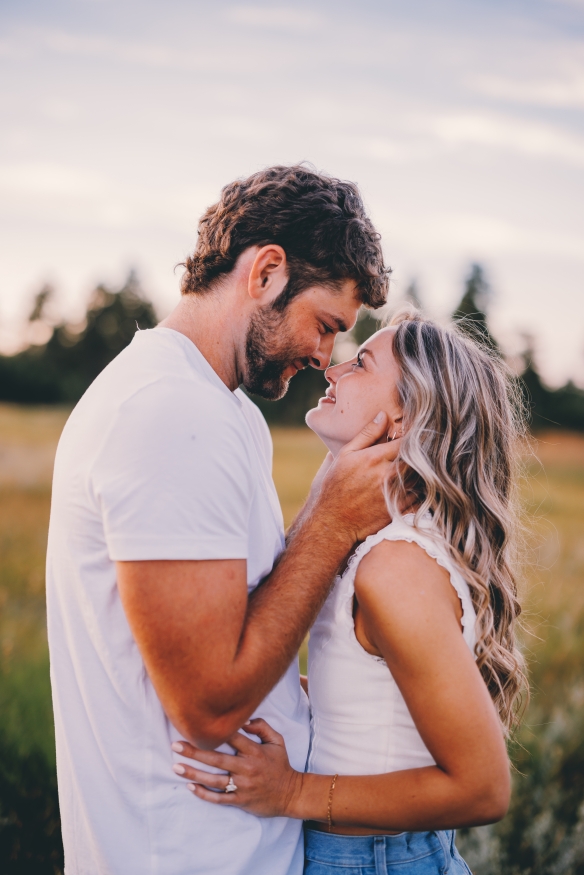 Dayna + Carter Engagement Photo