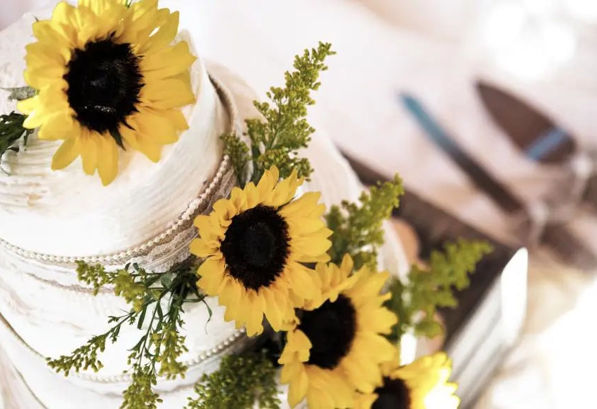 Roots Wedding Florals Vendor Photo