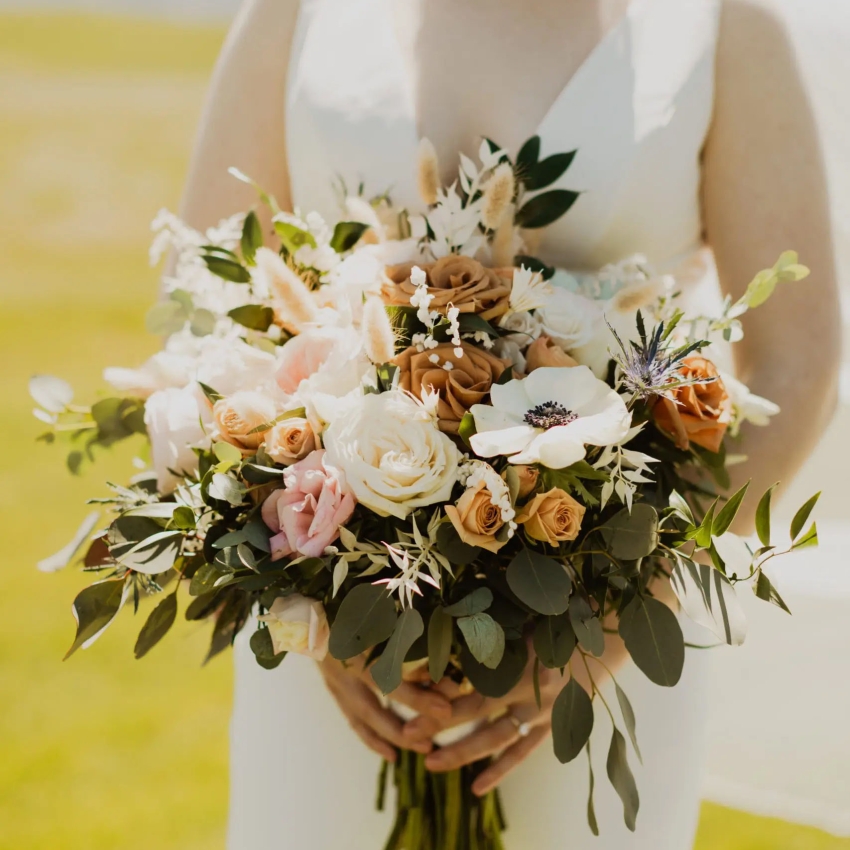 Roots Wedding Florals Vendor Photo