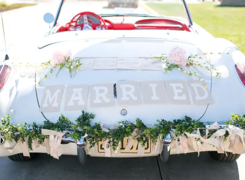 Roots Wedding Florals Vendor Photo