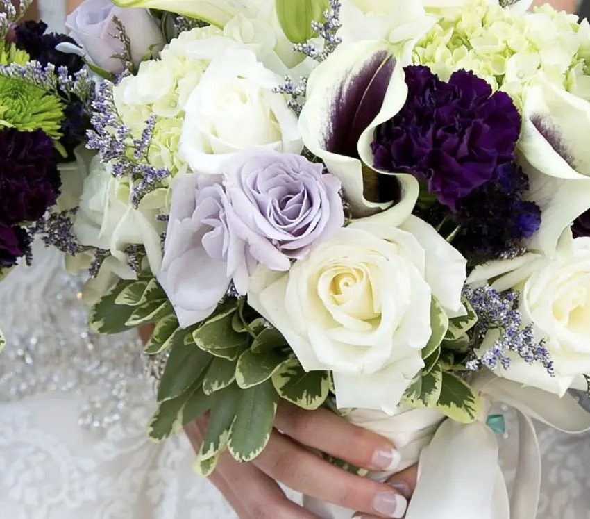 Roots Wedding Florals Vendor Photo