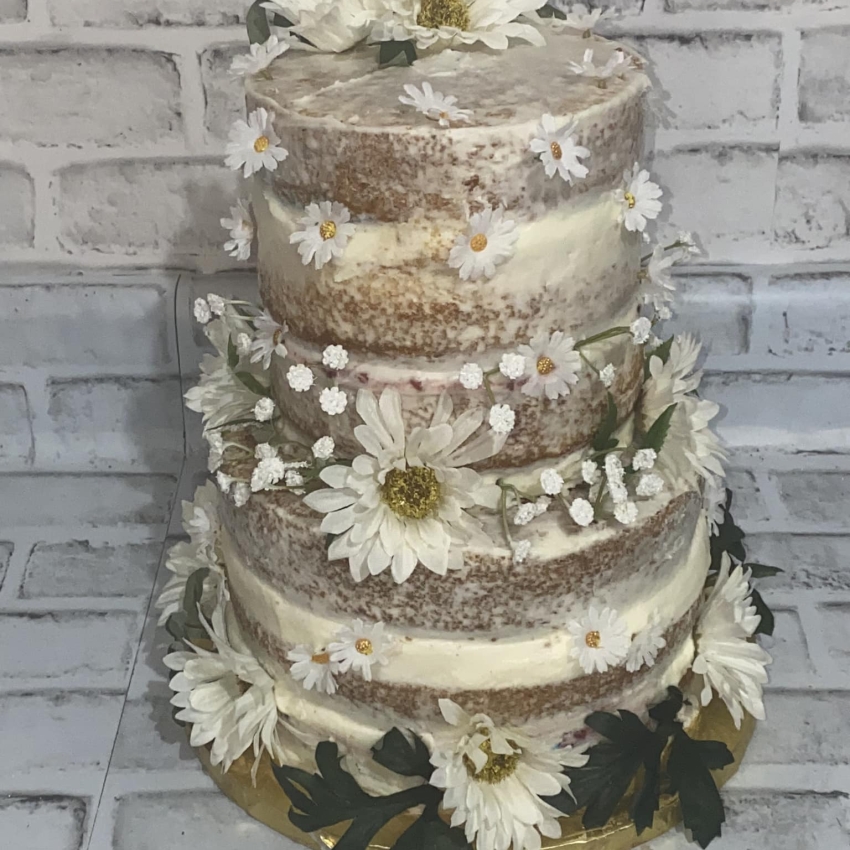 Aunt Dawn’s Custom Cakes Vendor Photo